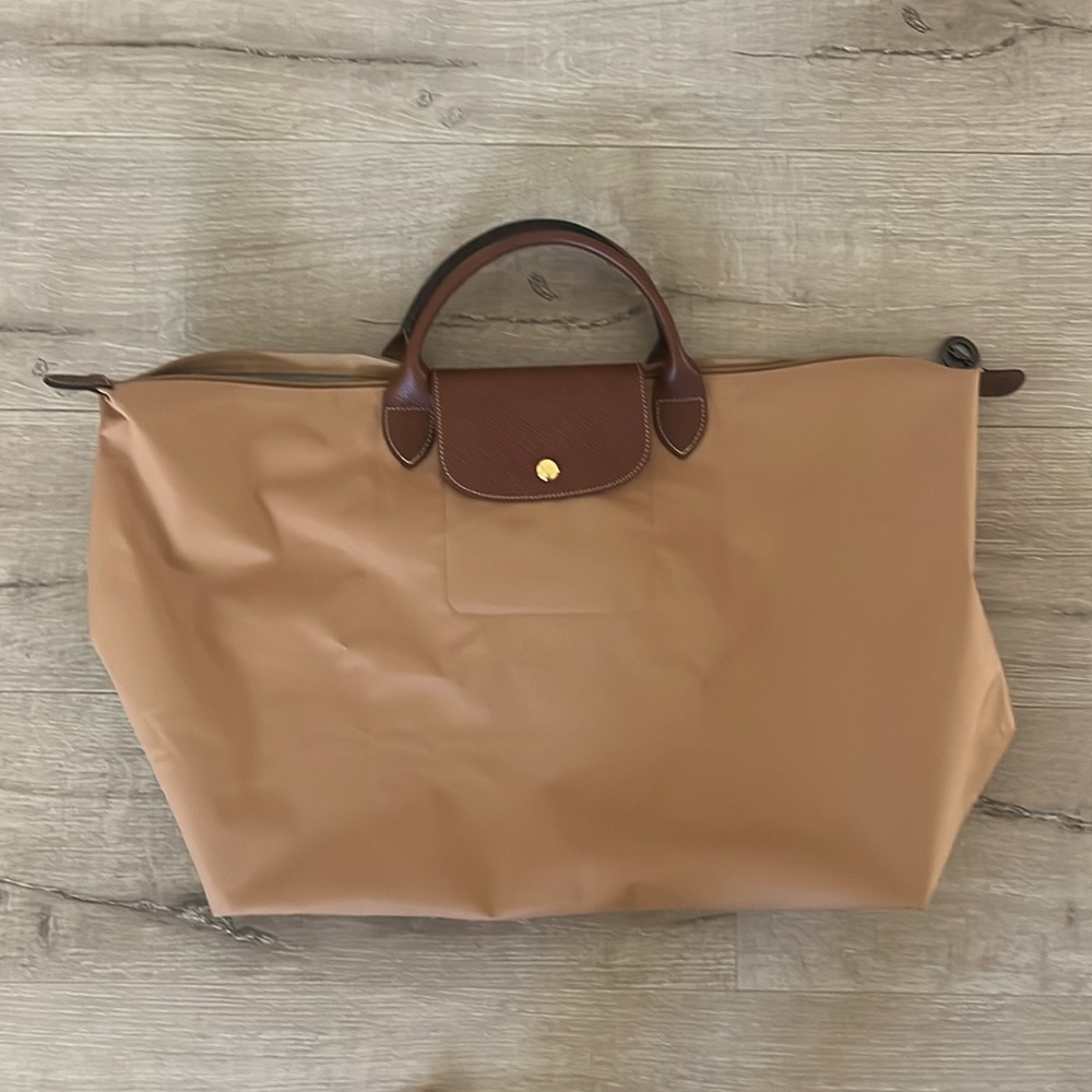 Authentic Longchamp Le Pliage Overnighter (Travel Size), Color Fawn.
